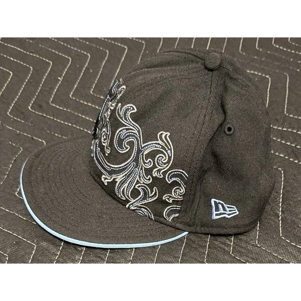 New Era 59FIFTY Fitted Hat Cap Kids Size 6 5/8 North Carolina Tar Heels Swirl